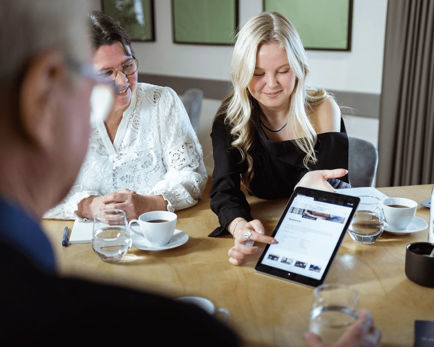 Seekings medarbejdere i møde med kunde